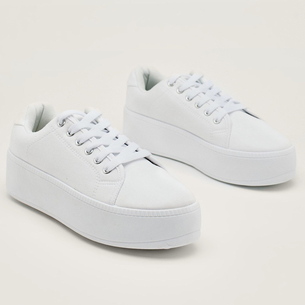 Nasty Gal Platform Round Toe Lace Up Sneakers Size 8